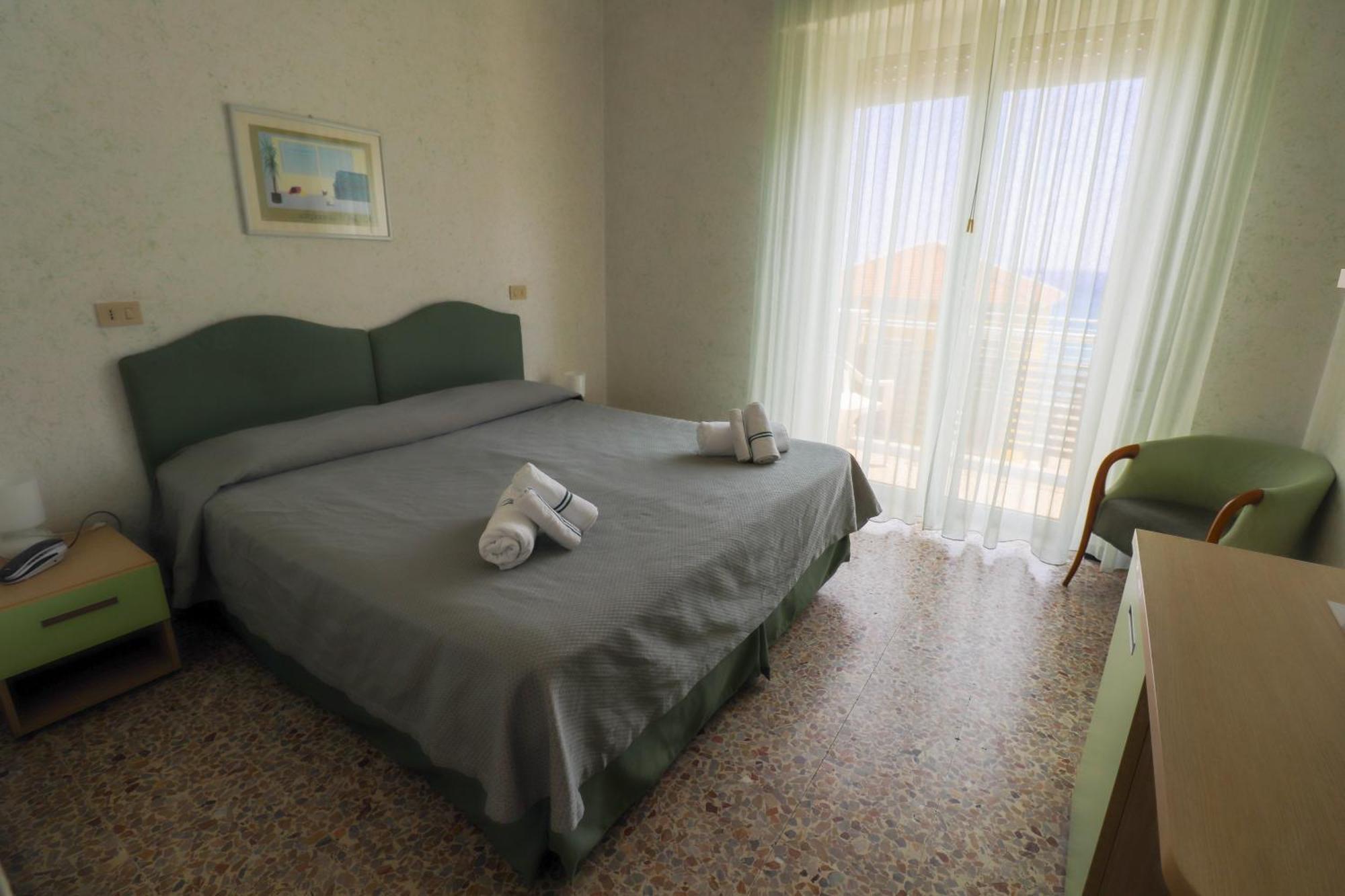 Hotel Corallo Pietra Ligure Zewnętrze zdjęcie